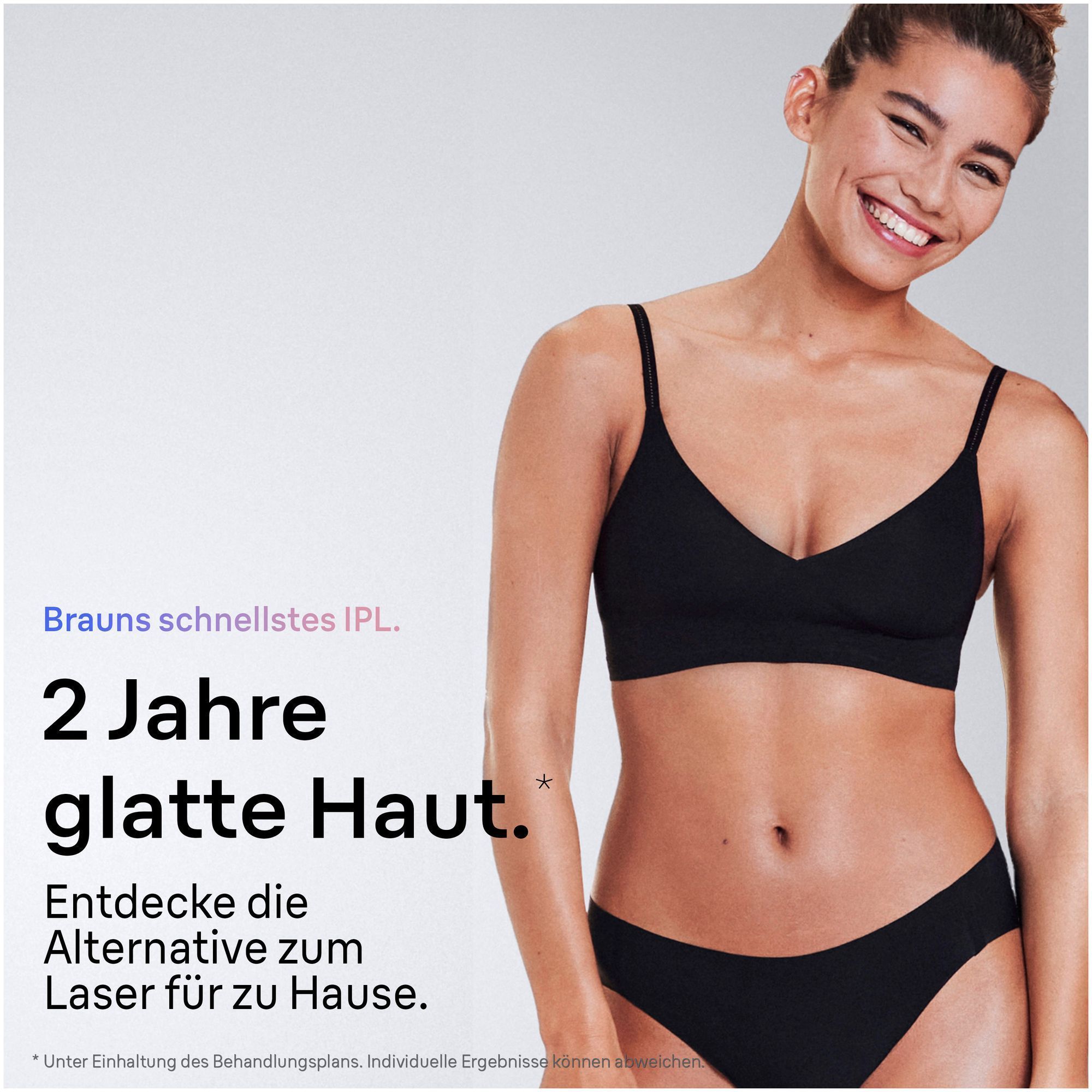 Strahlende Frau präsentiert das Ergebnis von Brauns schnellstem IPL für bis zu 2 Jahre glatte Haut.