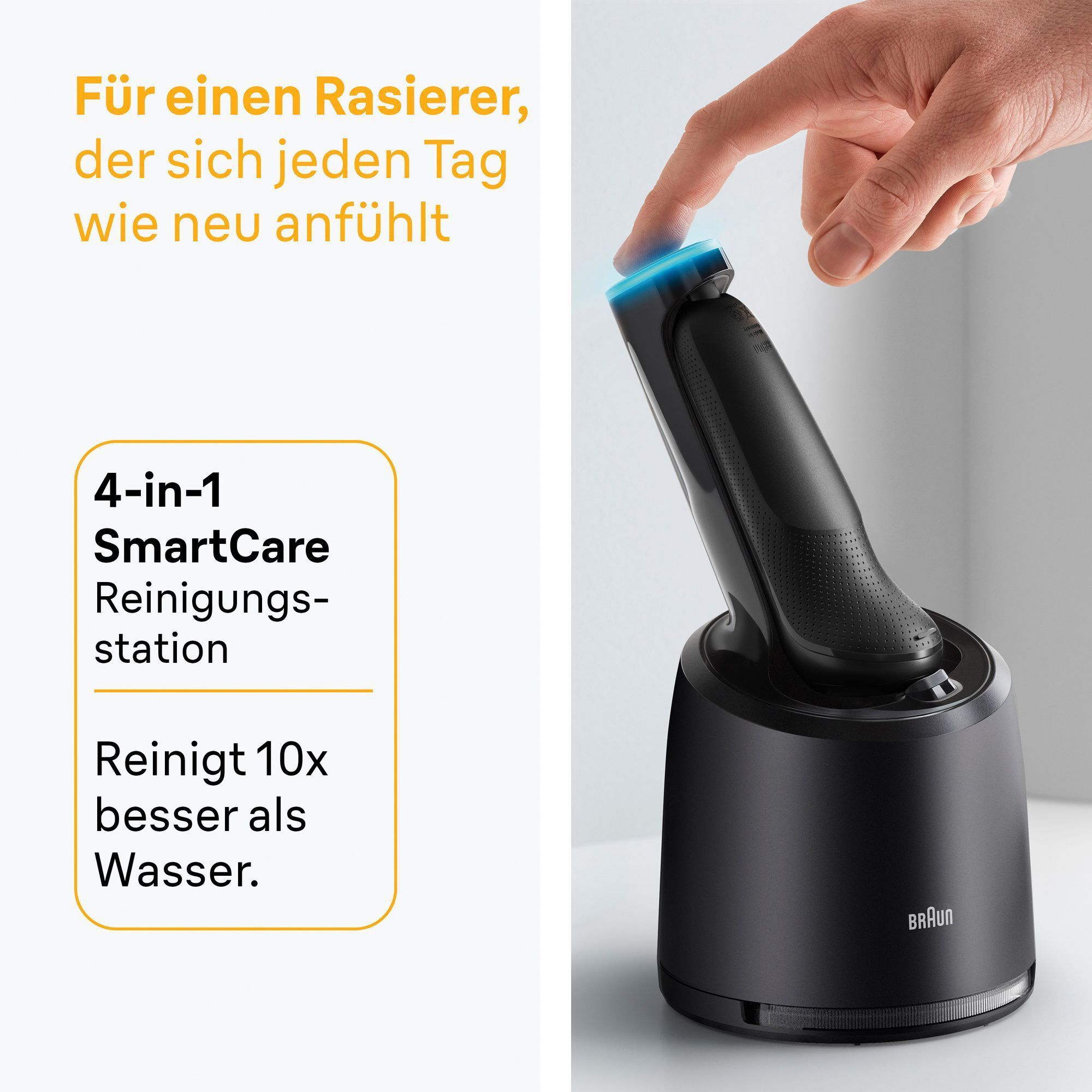 Braun Rasierer in der 4-in-1 SmartCare Reinigungsstation, die laut Text 10x besser als Wasser reinigt.